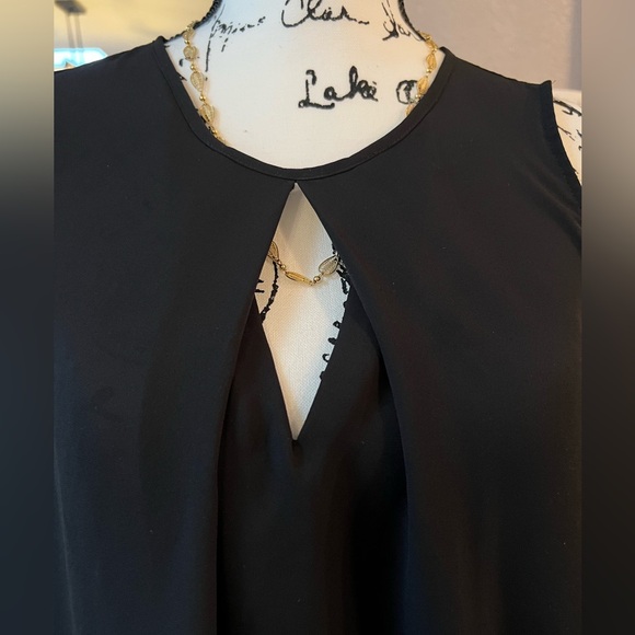 FOREVER 21 silky black sleeveless blouse. Size m - Picture 2 of 7